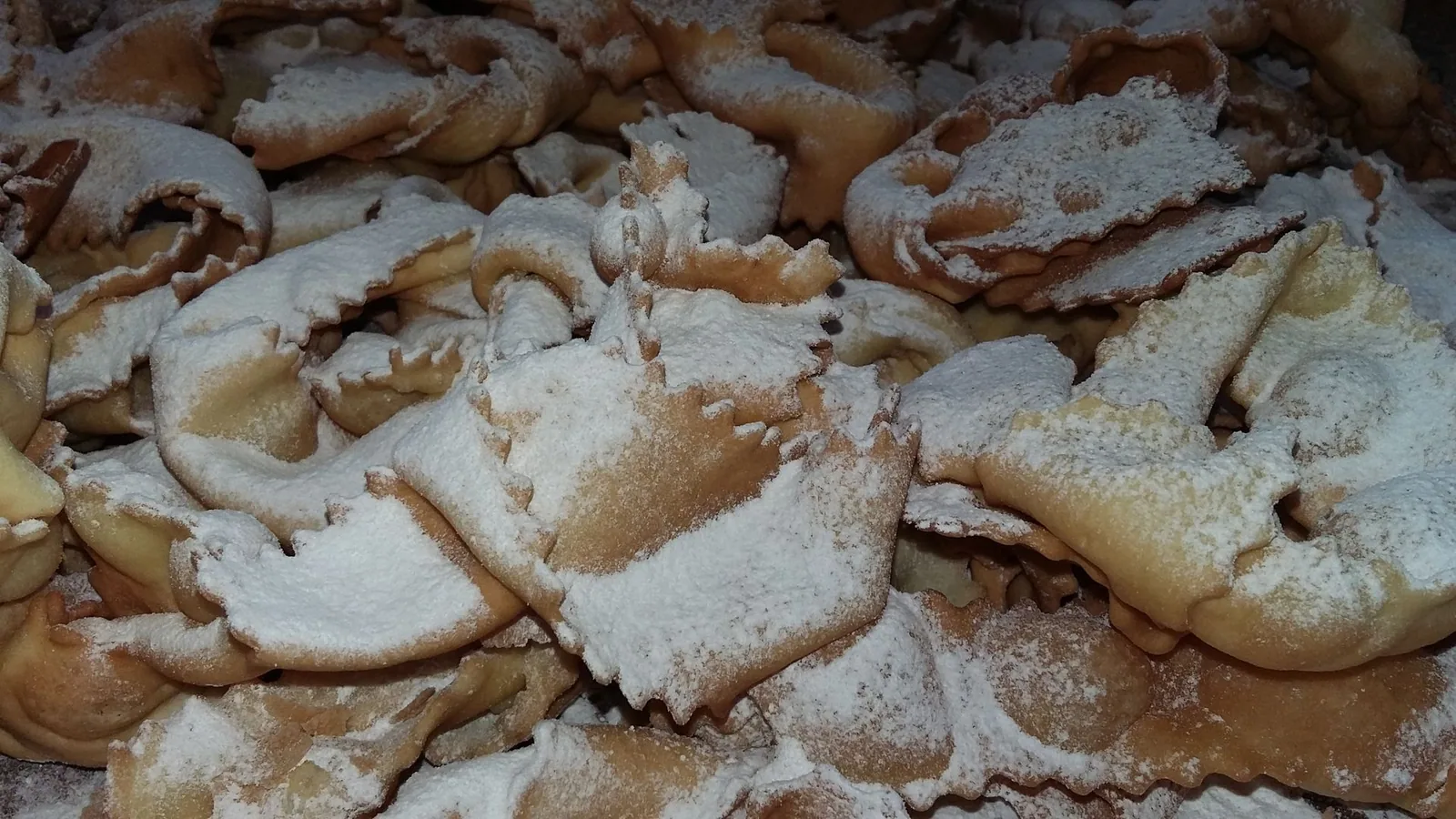 chiacchiere per carnevale.....